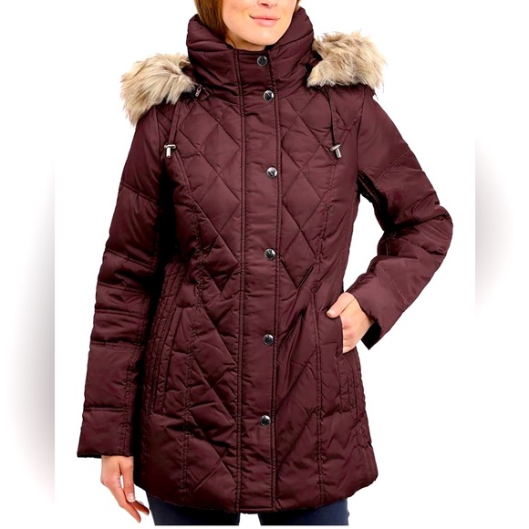 London Fog Jackets & Blazers - LONDON FOG Women's Diamond Quilted Down Coat. Color: Burgundy. Size: Small.